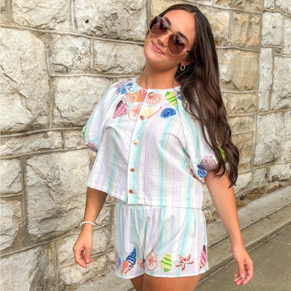 Queen of Sparkles Striped Seashell Shorts - Picture 1 of 1